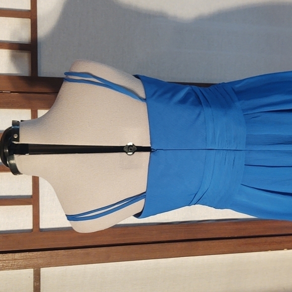 David's Bridal Short Crinkle Chiffon Royal Blue Dress with Front Cascade Size 10 - Picture 6 of 10